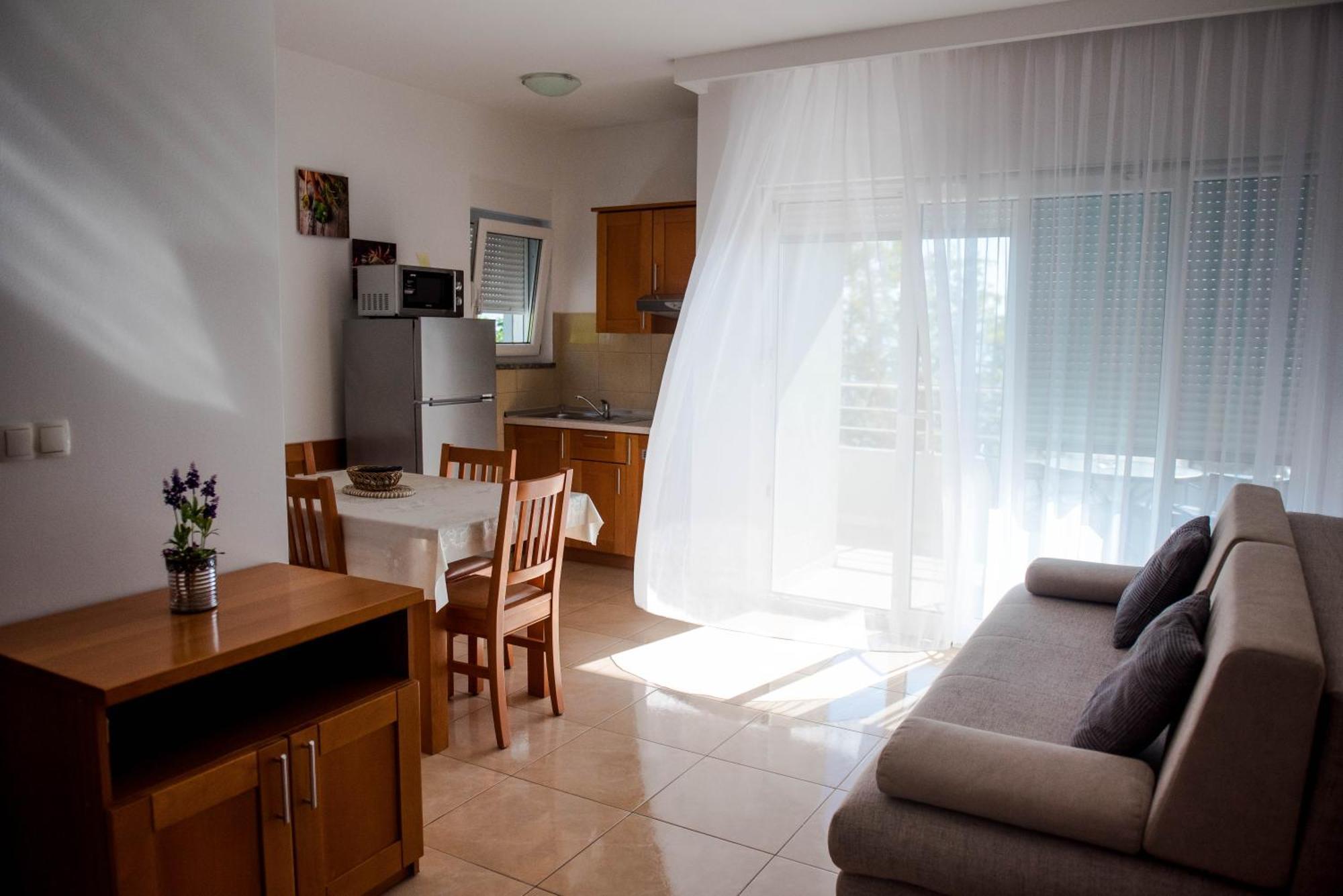 Apartments Martinovic Zaostrog Eksteriør bilde